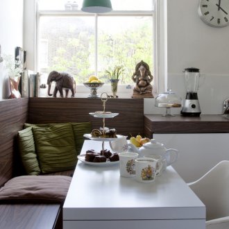 Декорация на перваза на прозореца в кухнята