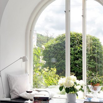 Седнал прозорец