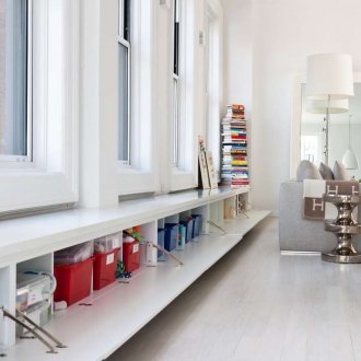 Кутии под перваза на прозореца