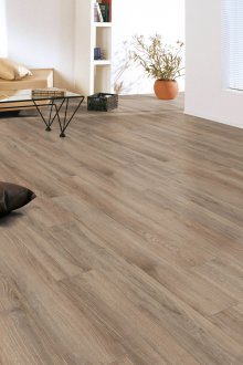 조식 바가 있는 밝은 주방