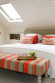 Шаби шик таванска спалня