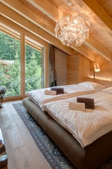 Таванска спалня във вилата