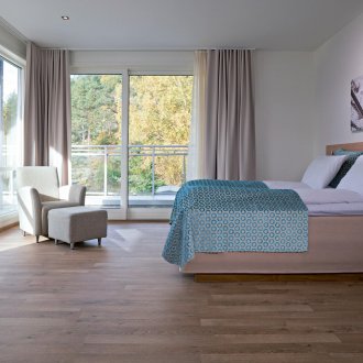 Опушен дъбов ламинат