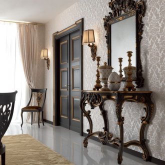 Врата от масивно дърво с позлата