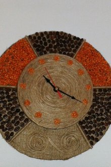 Grain clock decor