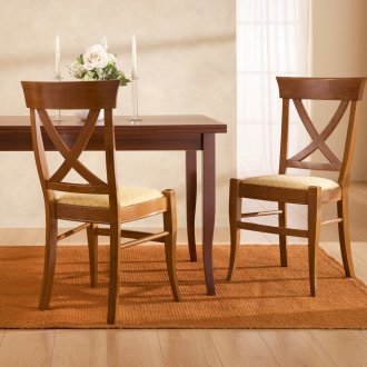 Столове от масивно дърво в хола