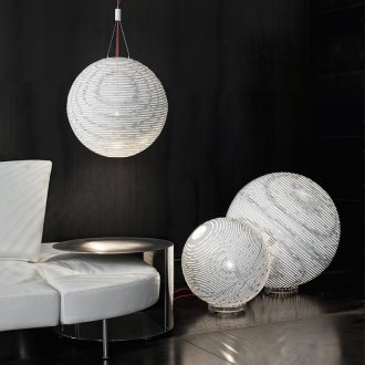 Топка за полилей във футуристичен дизайн