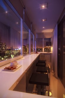 Удобна зона за хранене на балкона