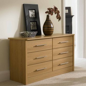 Плитен скрин от дъб в интериора