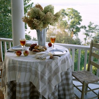 Лек селски балкон