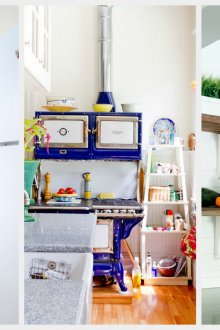 Различни дизайнерски решения с кухненски рафтове