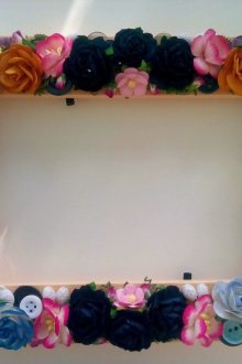 Декор с рамка на бутон