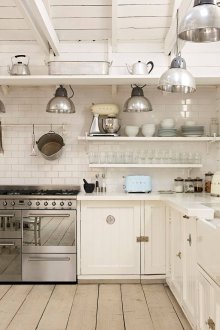 Бели пластмасови кухненски рафтове