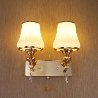 Кристална стенна лампа в елегантен дизайн