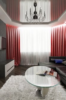 Червено-черен дизайн на малка всекидневна