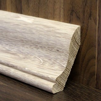 Широка дъбова дъска