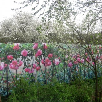 Килим с рози в детската стая