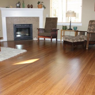 Линолеум под дърво в хола