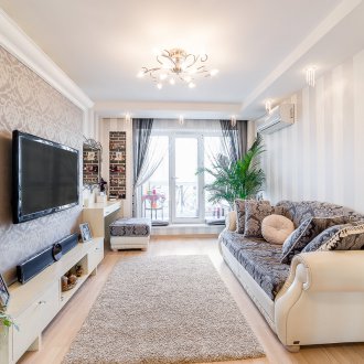 Копринен екран тапет в хола