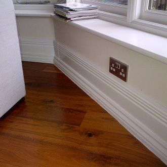 Фигура дървена перваза