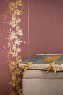 Подложка от розови помпони