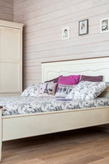 Set bilik tidur gaya Provence