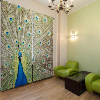 Паун, изработен от панделки