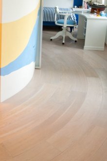 Тониран огънат паркет