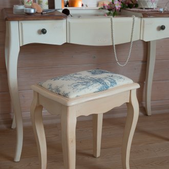 Детско легло със страни в стил Прованс