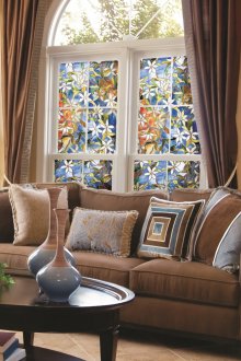 Витраж на прозореца на хола