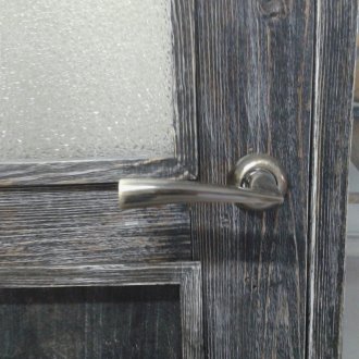 Масивна реставрация на врати