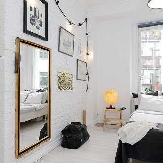 Стенни огледала един срещу друг