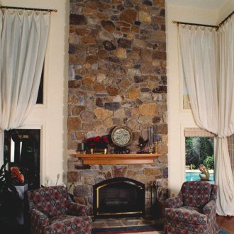 Мазилка декоративен камък в английския интериор