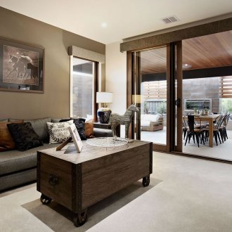 Кафяв тапет в интериора на къщата