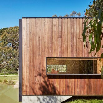 Евролиния на външната стена на къщата