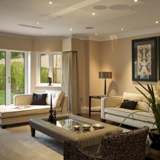 Mandi keluli di pedalaman rumah