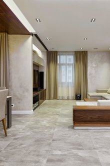 Минималистична кухня-хол с камина