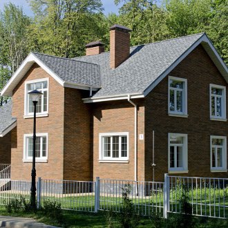 Баварска тухлена зидария с тъмен шев