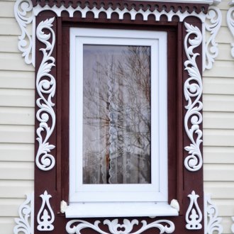 Резбовани платформи на прозореца