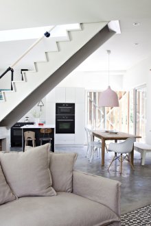 Американски дизайн в светъл хол