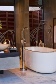 Вана с овална отливка