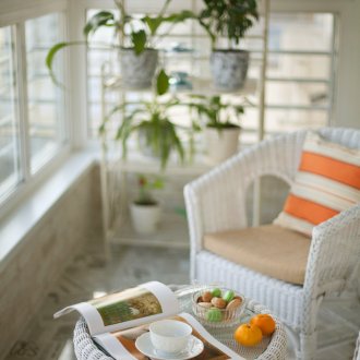 Плетени мебели в дизайна на двора