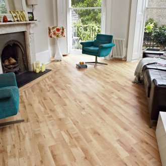 Ламиниран паркет по диагонал в интериора на хола