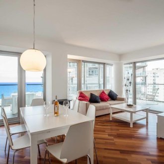 Ламинира се по диагонал на пода на селска къща