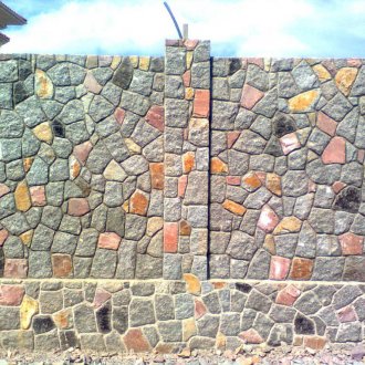 Каменна ограда от развалини