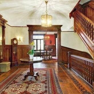 Копринен килим в къщата