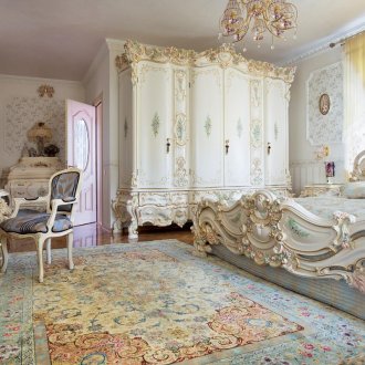 Копринен килим в спалнята