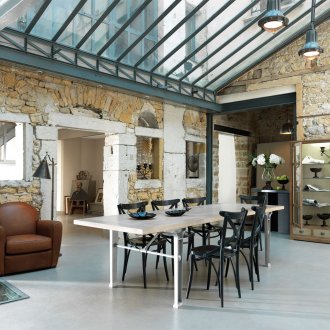 Каменни стени в интериор на гръндж