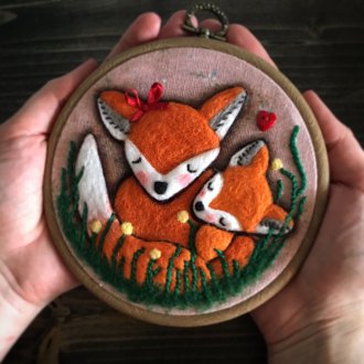 Саксия с цветя от лисица