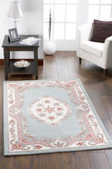 Лек вълнен килим